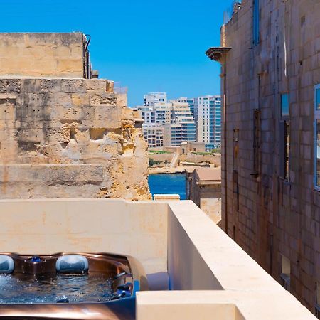 Exquisite 3-Bedroom Duplex Penthouse With Jacuzzi In Valletta Centre Екстер'єр фото
