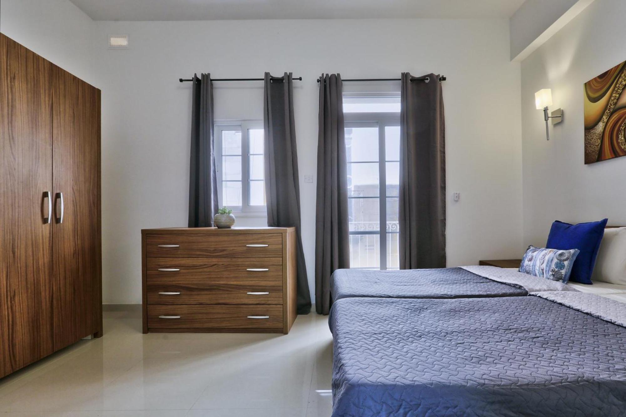 Exquisite 3-Bedroom Duplex Penthouse With Jacuzzi In Valletta Centre Екстер'єр фото