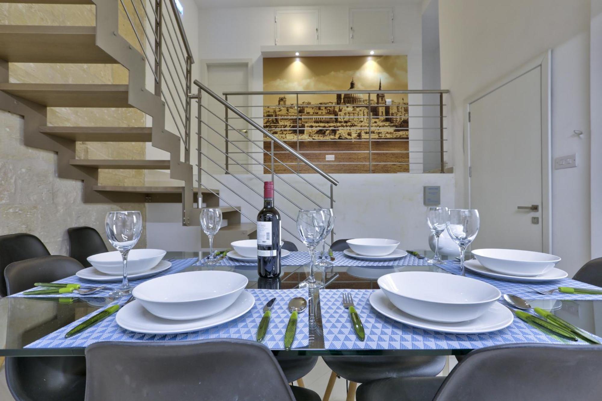 Exquisite 3-Bedroom Duplex Penthouse With Jacuzzi In Valletta Centre Екстер'єр фото