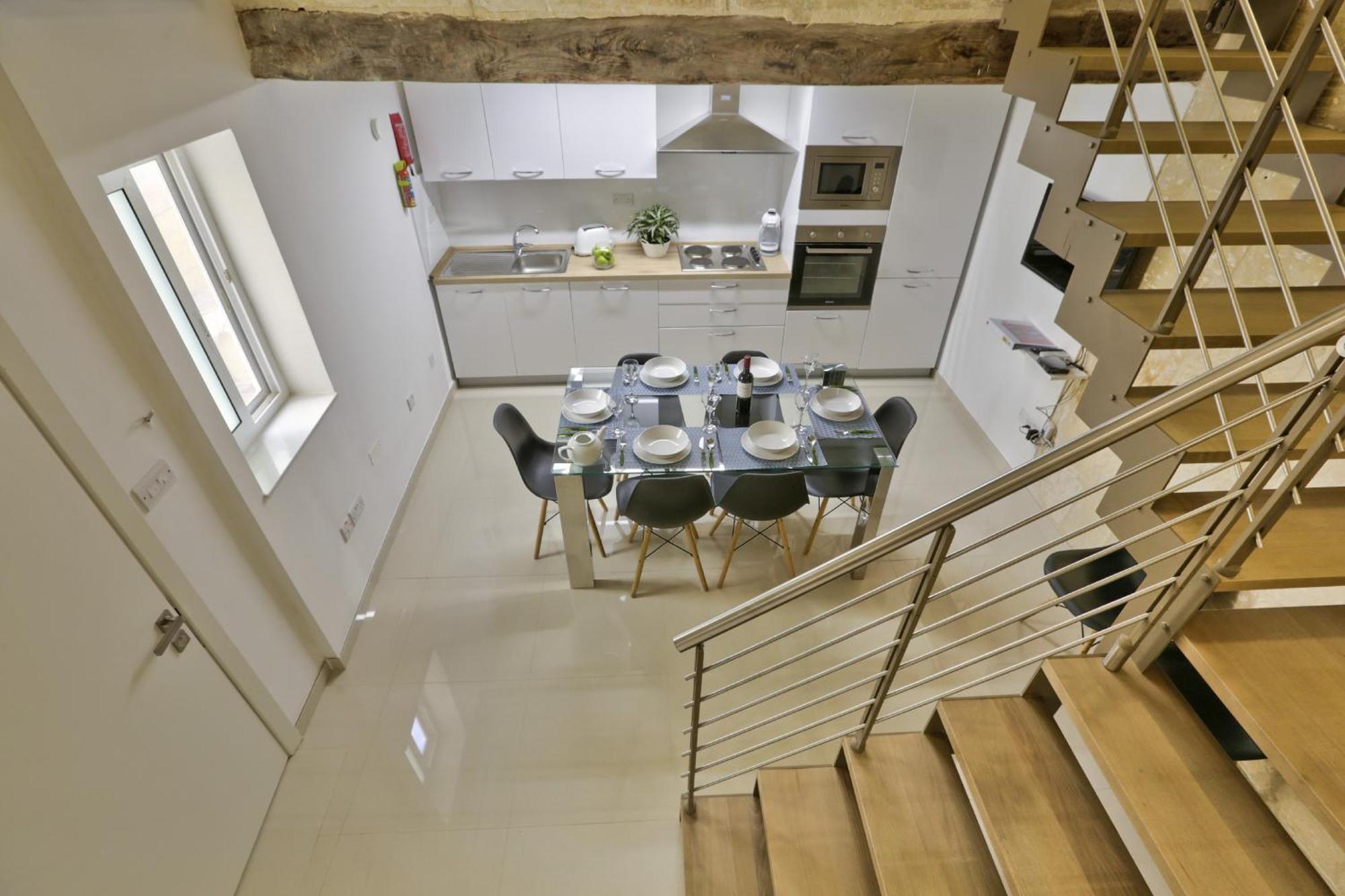 Exquisite 3-Bedroom Duplex Penthouse With Jacuzzi In Valletta Centre Екстер'єр фото