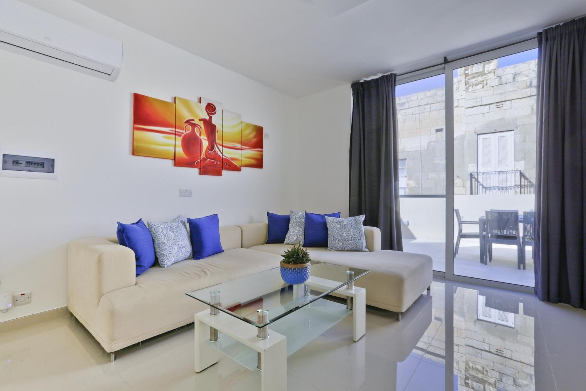 Exquisite 3-Bedroom Duplex Penthouse With Jacuzzi In Valletta Centre Екстер'єр фото
