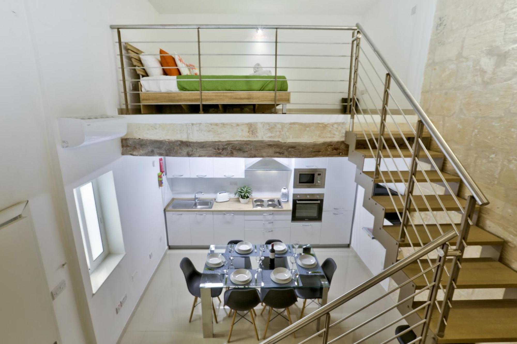 Exquisite 3-Bedroom Duplex Penthouse With Jacuzzi In Valletta Centre Екстер'єр фото