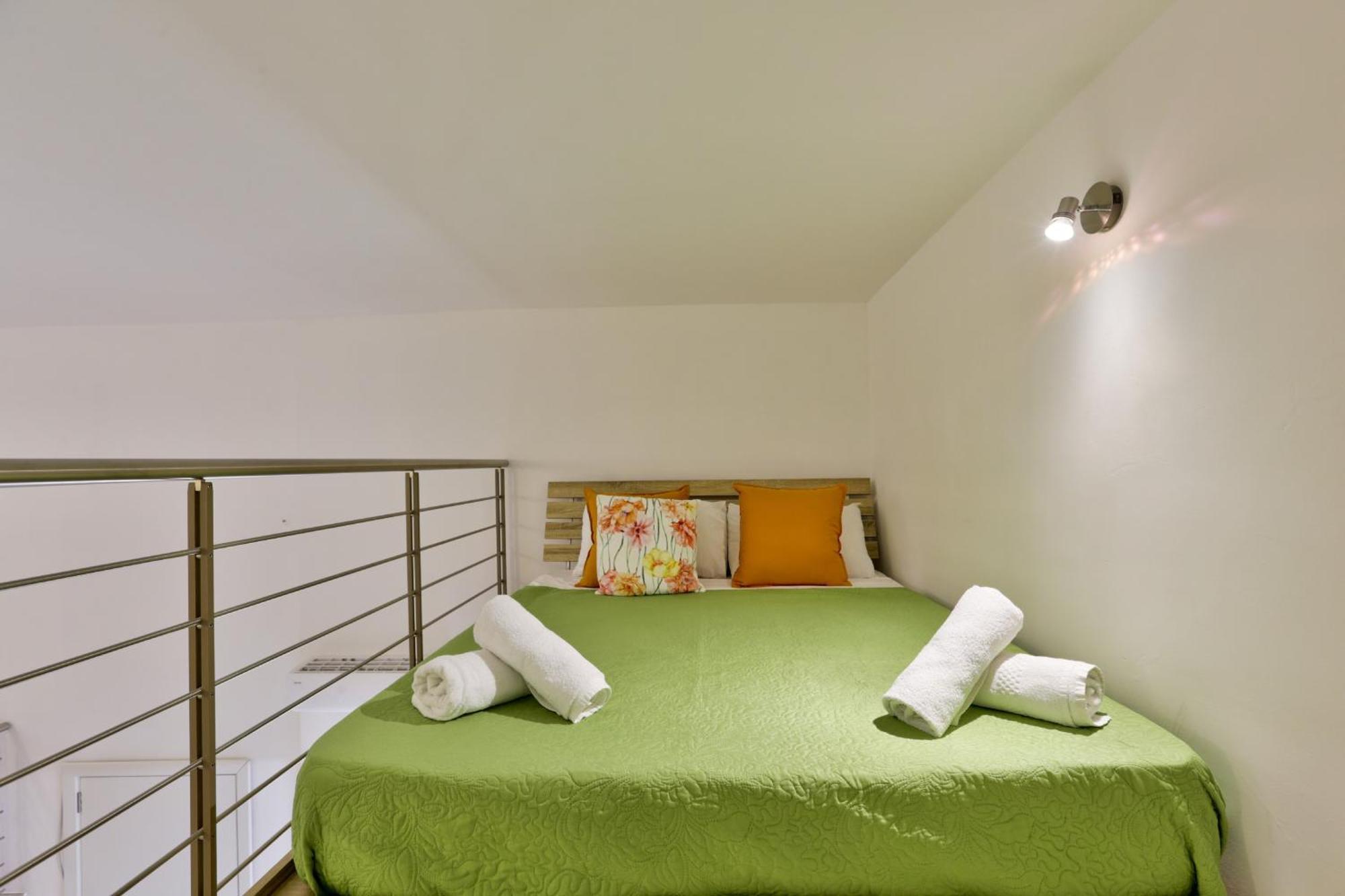 Exquisite 3-Bedroom Duplex Penthouse With Jacuzzi In Valletta Centre Екстер'єр фото